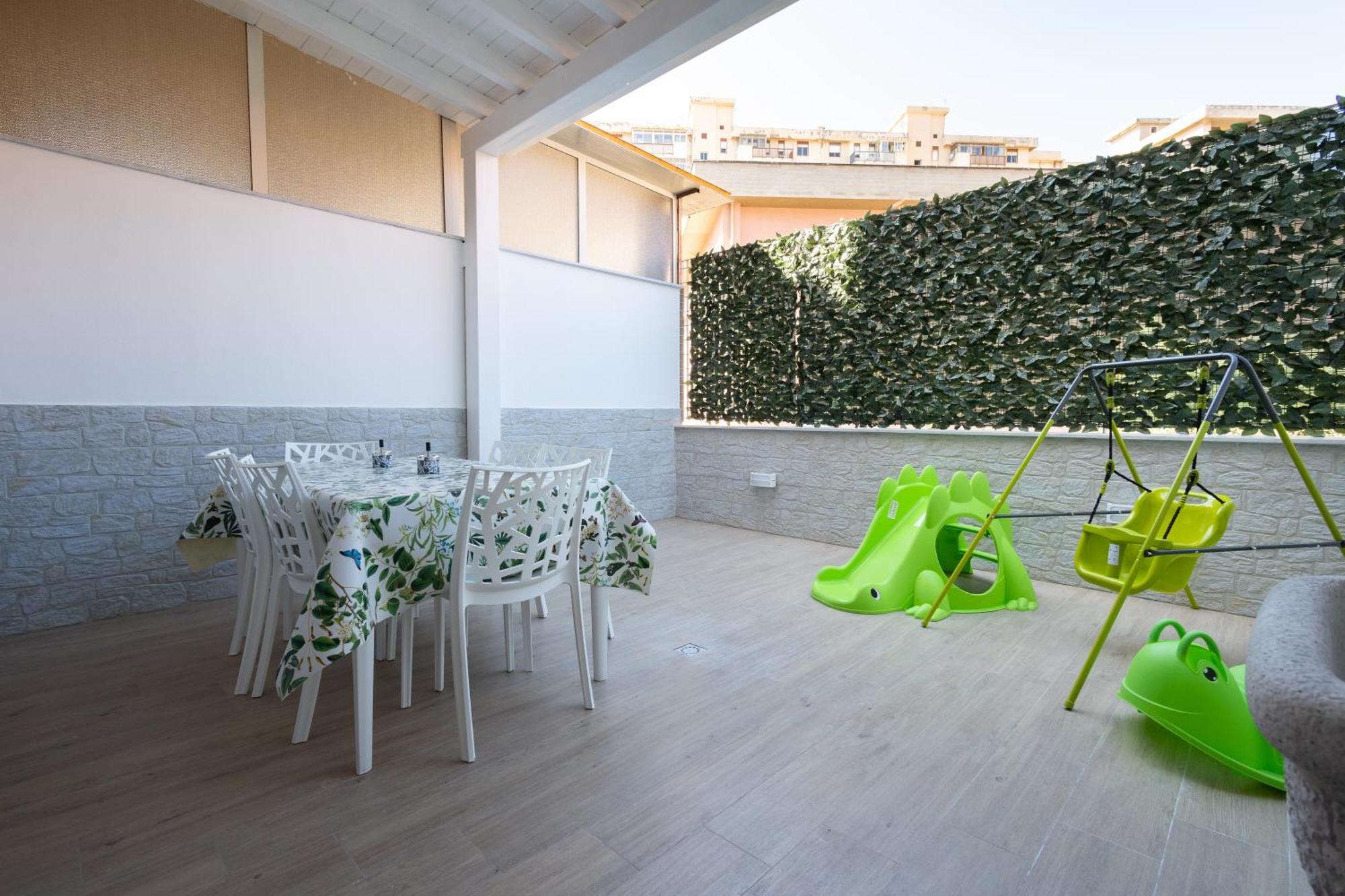 Ludo Holiday House - Charming Con Patio A Due Passi Dalla Cattedrale Palermo Kültér fotó